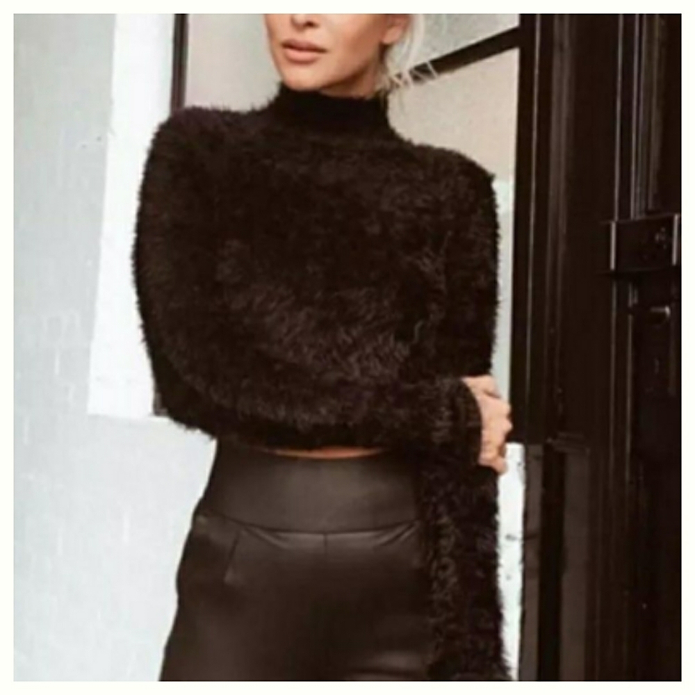 💥Fluffy Black Long Sleeve Crew Neck Cropped Top - Picture 2 of 9